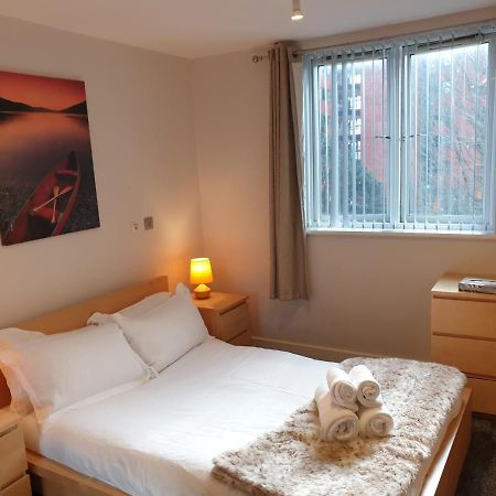 Birmingham Emerald, 2 Bedroom Apartment Екстериор снимка