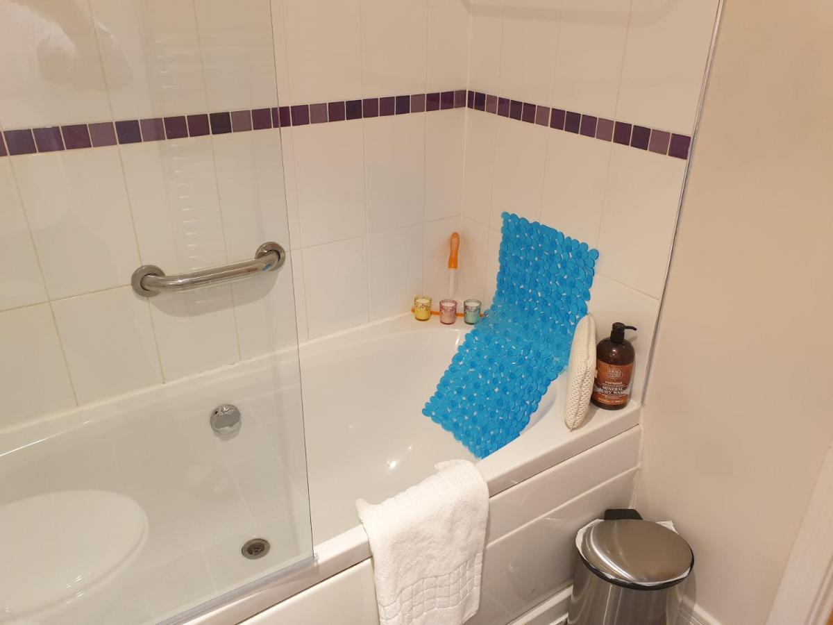 Birmingham Emerald, 2 Bedroom Apartment Екстериор снимка