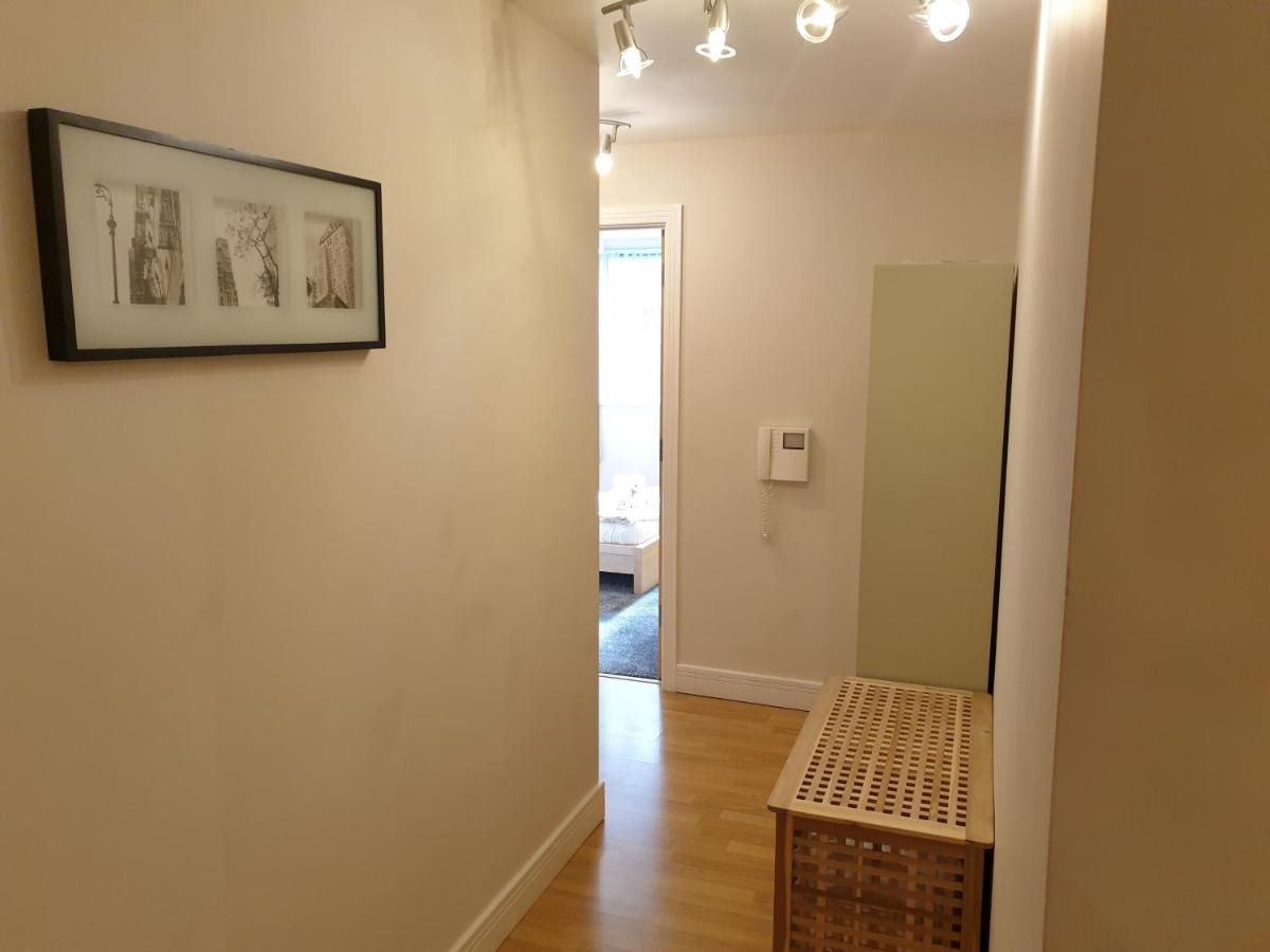 Birmingham Emerald, 2 Bedroom Apartment Екстериор снимка